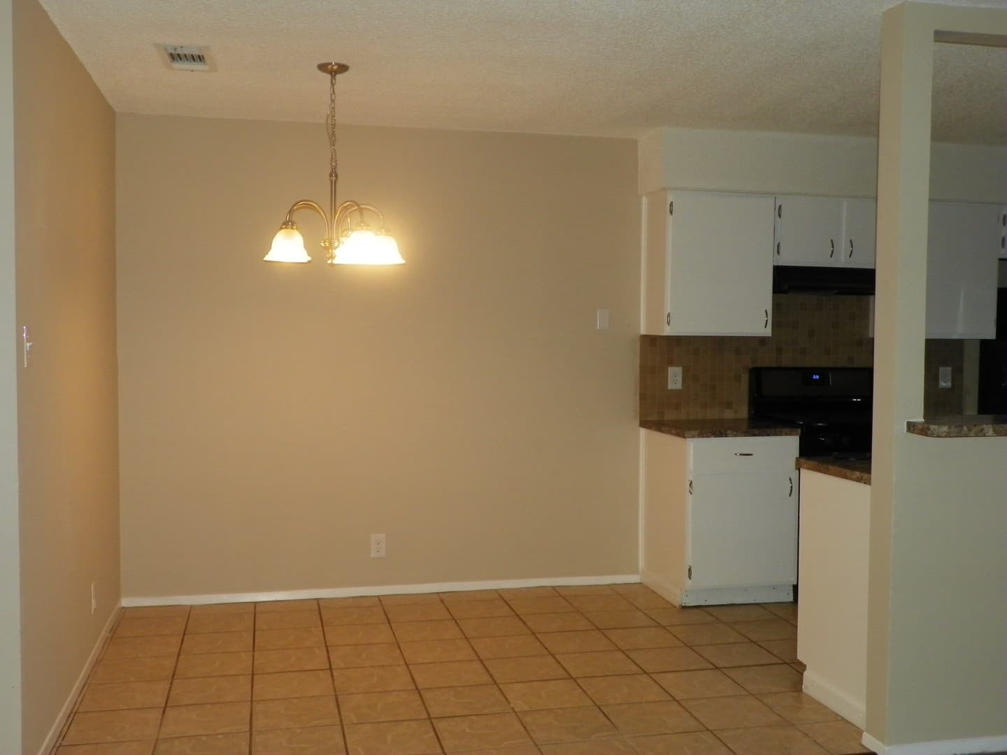 Round Rock Apartment: 410.412 Cypress Lane