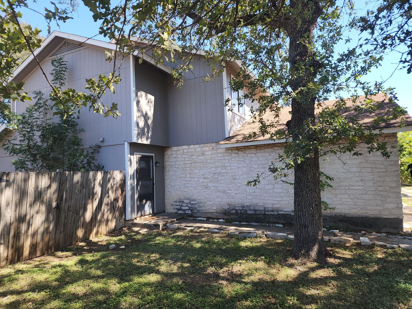 Round Rock Apartment: 2312/2314 Whitlow Cv.