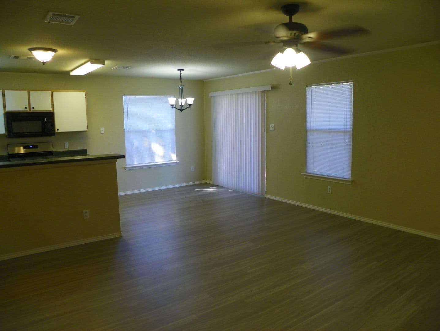 Cedar Park House: 2007 Coachlamp Drive