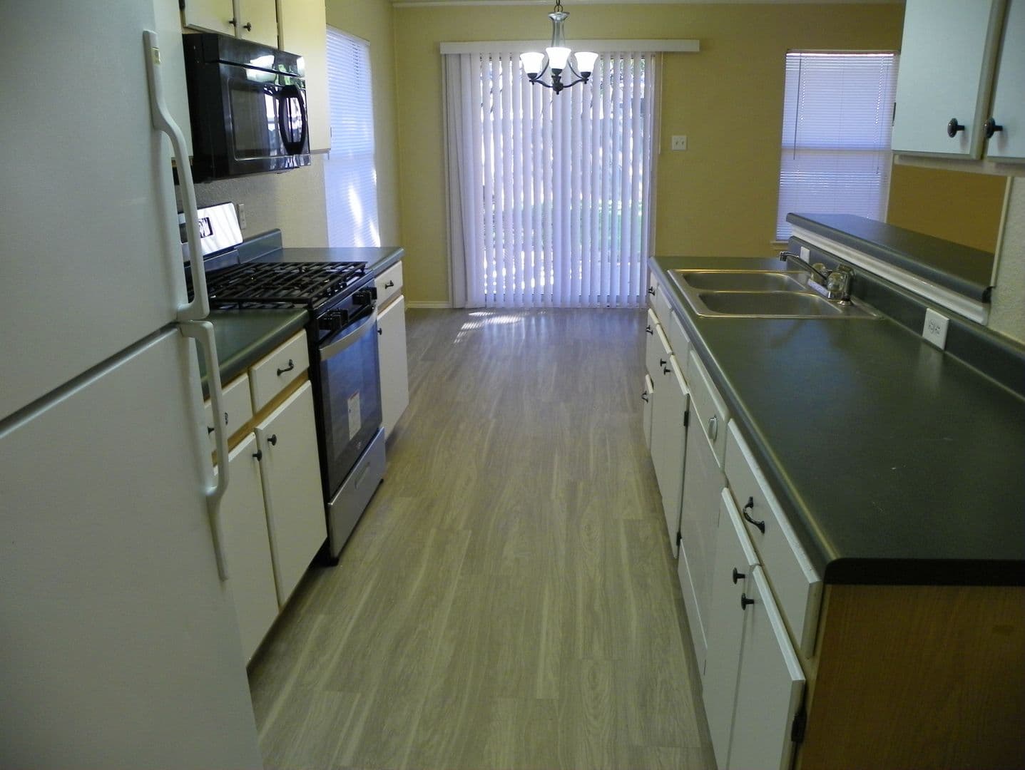 Cedar Park House: 2007 Coachlamp Drive