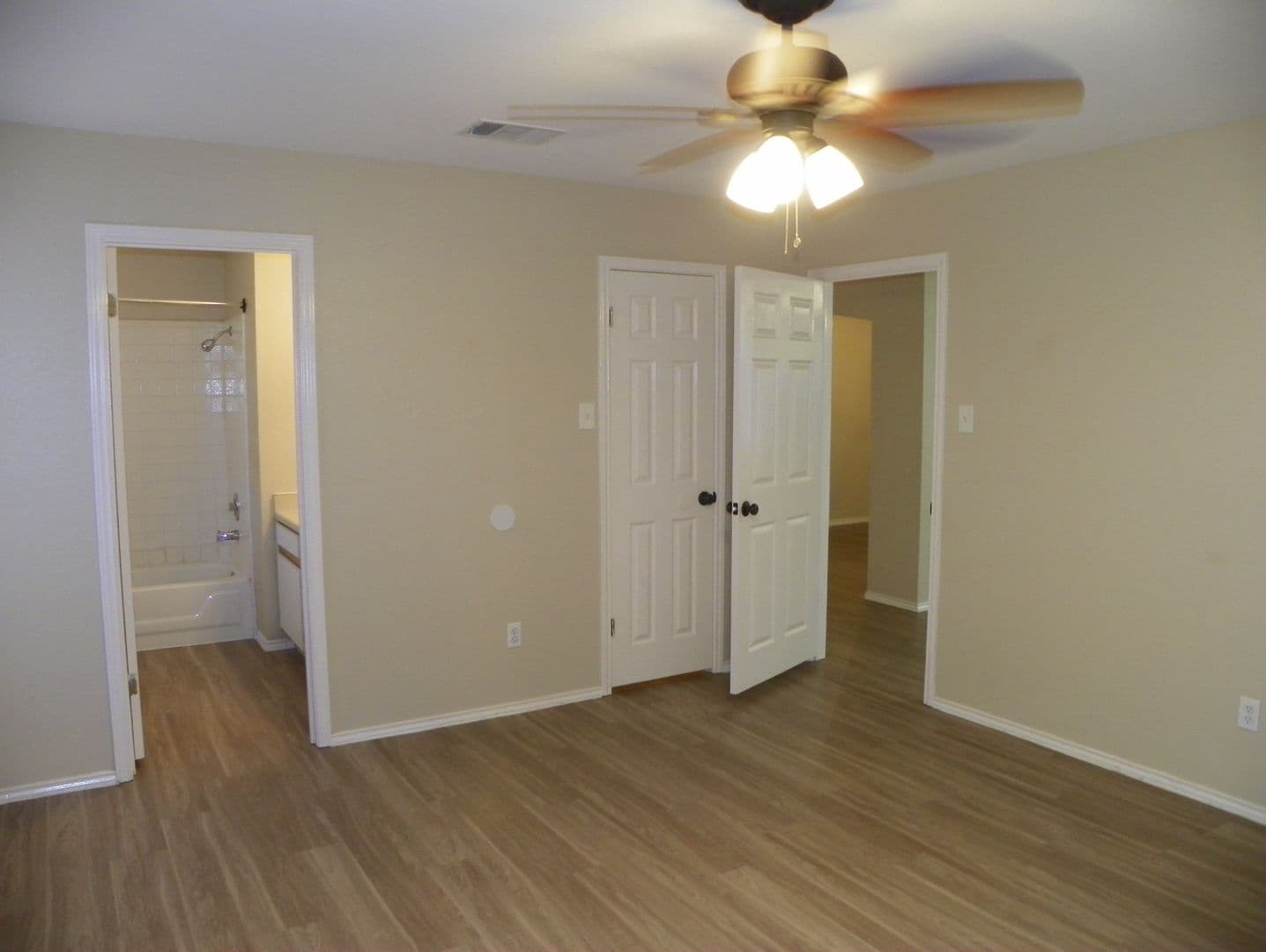 Cedar Park House: 2007 Coachlamp Drive