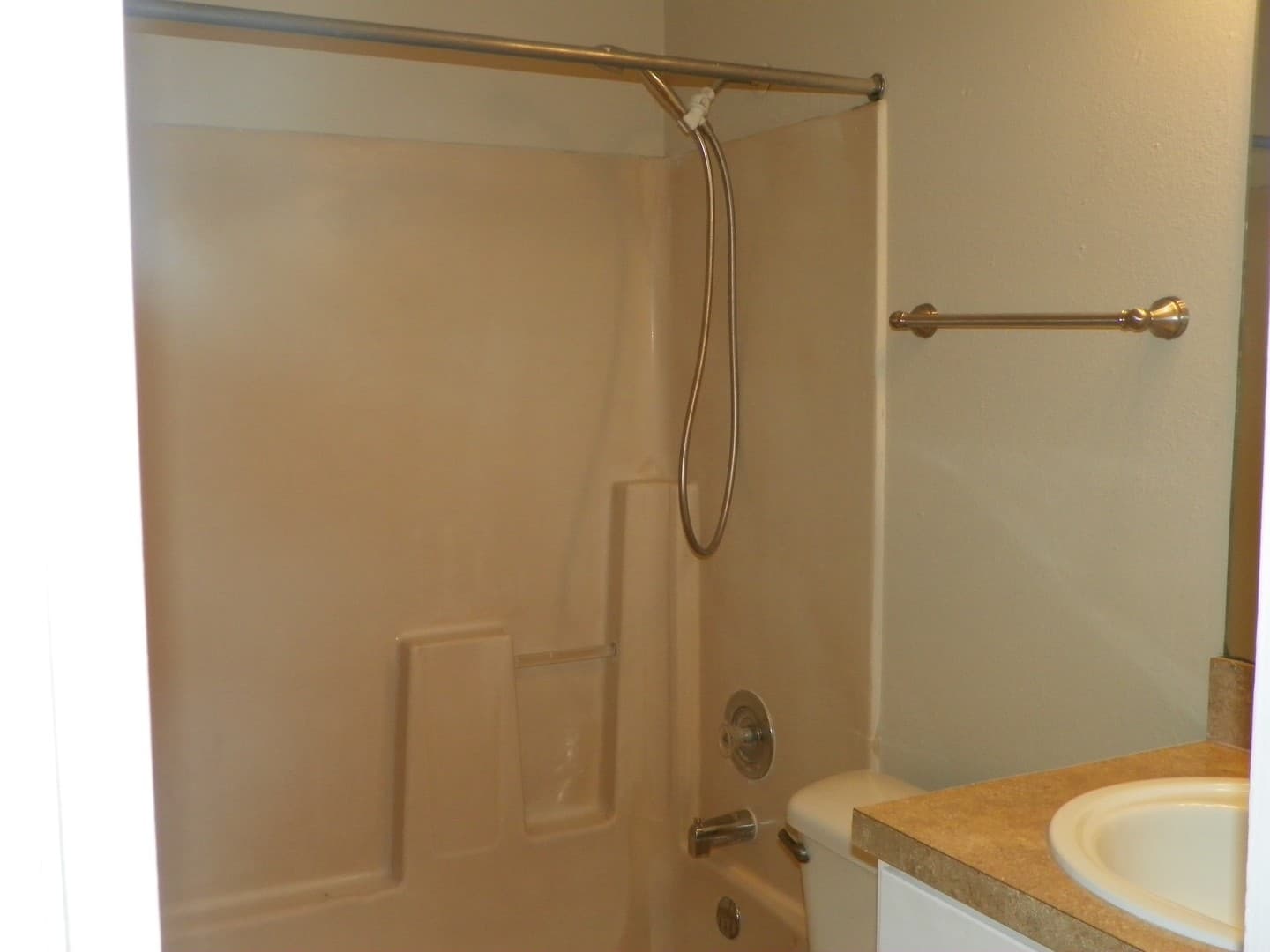Round Rock Apartment: 410.412 Cypress Lane