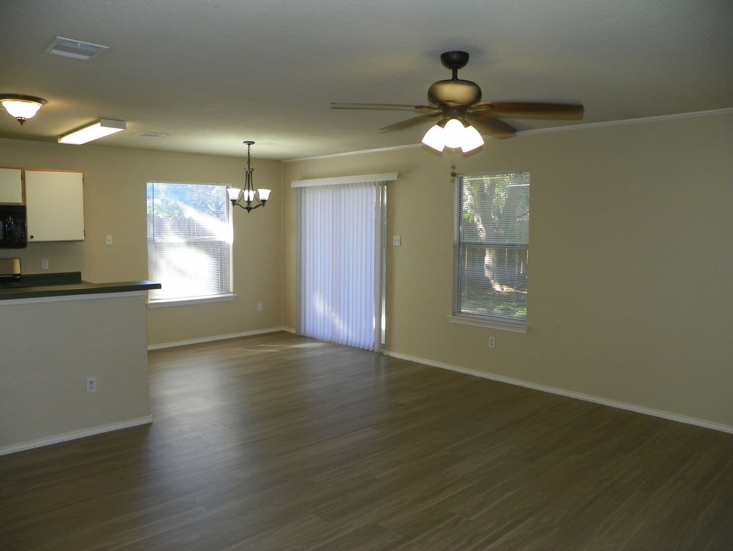 Cedar Park House: 2007 Coachlamp Drive