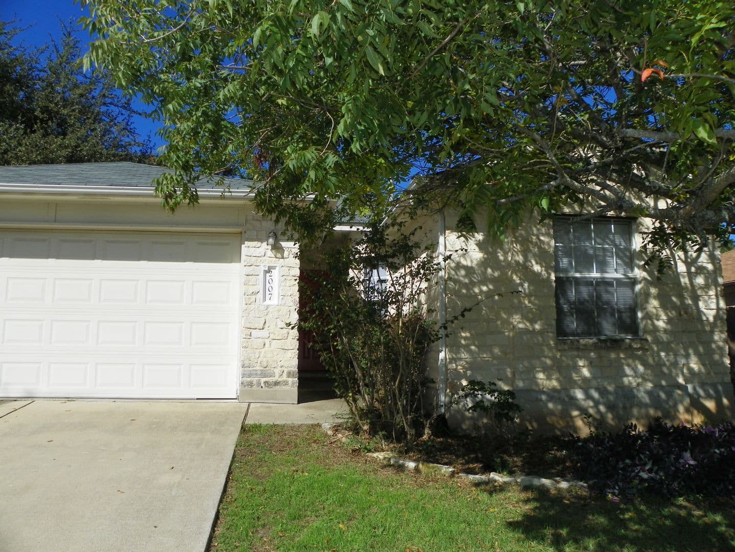 Cedar Park House: 2007 Coachlamp Drive