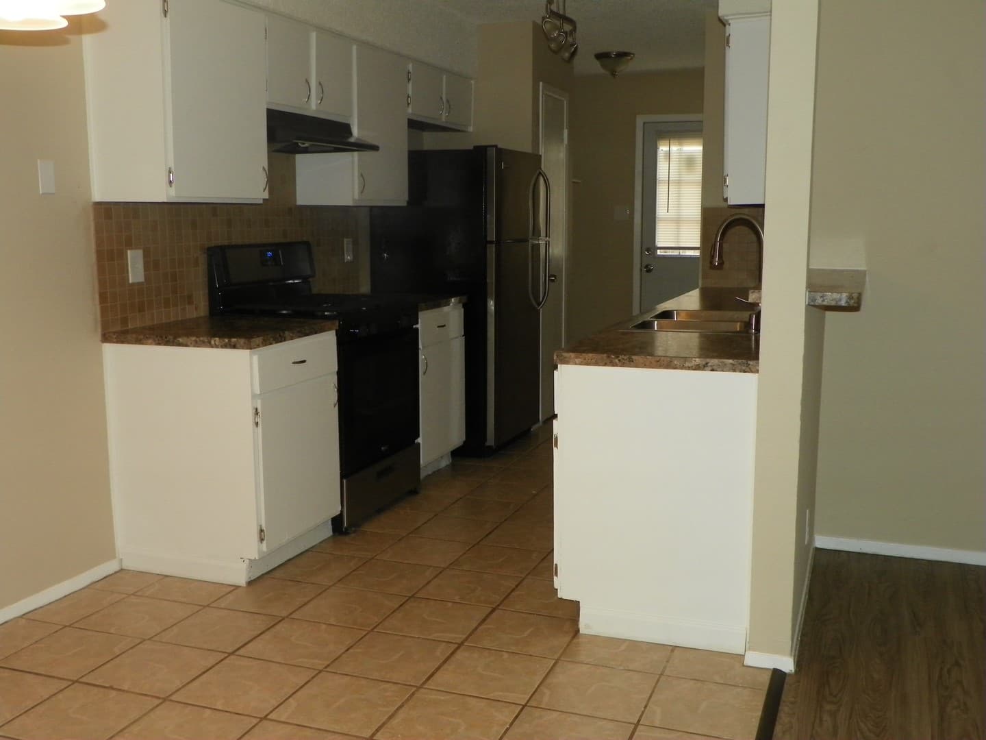Round Rock Apartment: 410.412 Cypress Lane