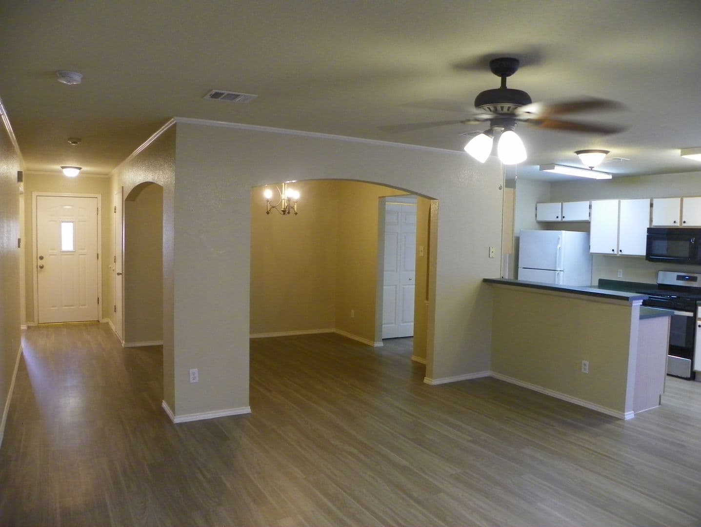 Cedar Park House: 2007 Coachlamp Drive