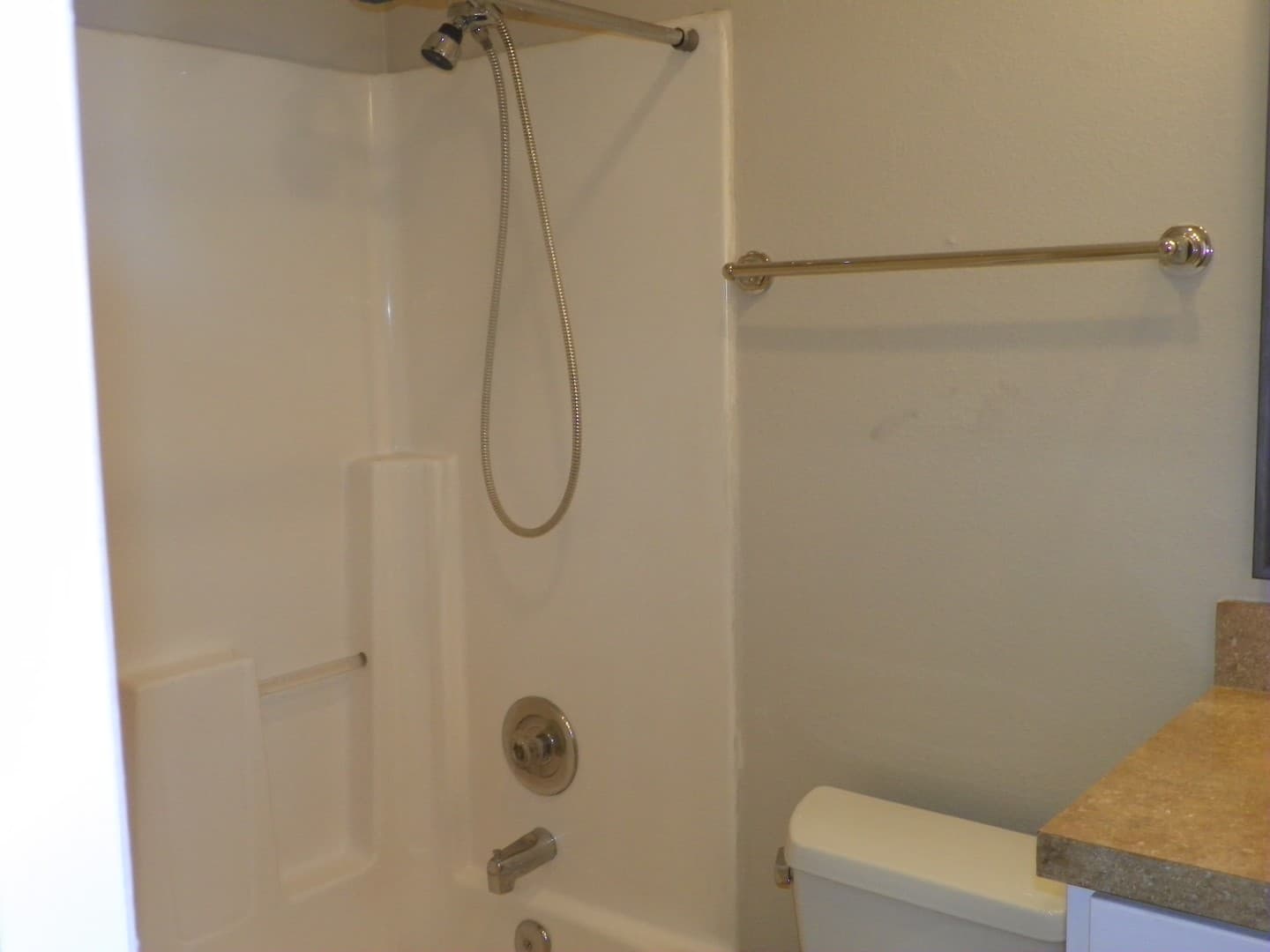 Round Rock Apartment: 410.412 Cypress Lane