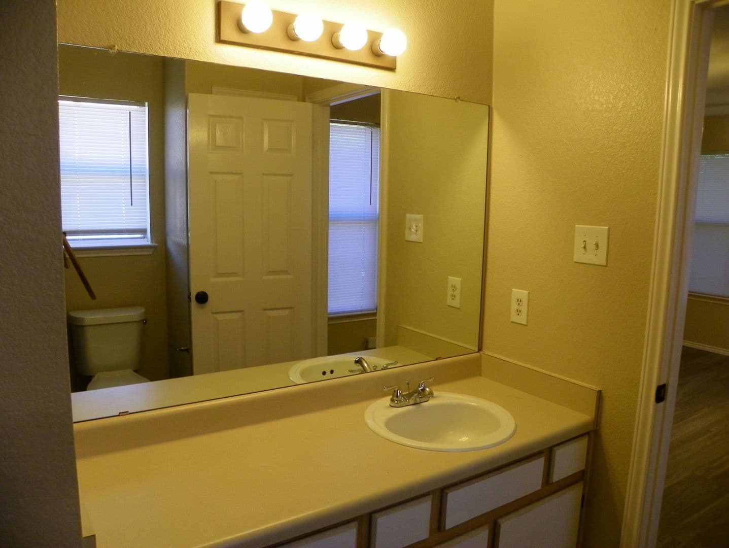 Cedar Park House: 2007 Coachlamp Drive