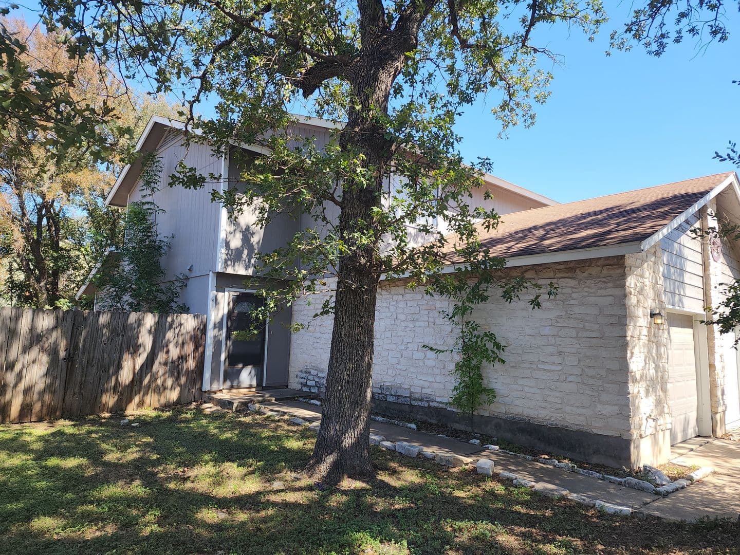 Round Rock Apartment: 2312/2314 Whitlow Cv.