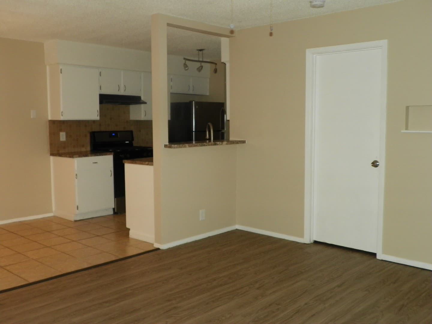 Round Rock Apartment: 410.412 Cypress Lane