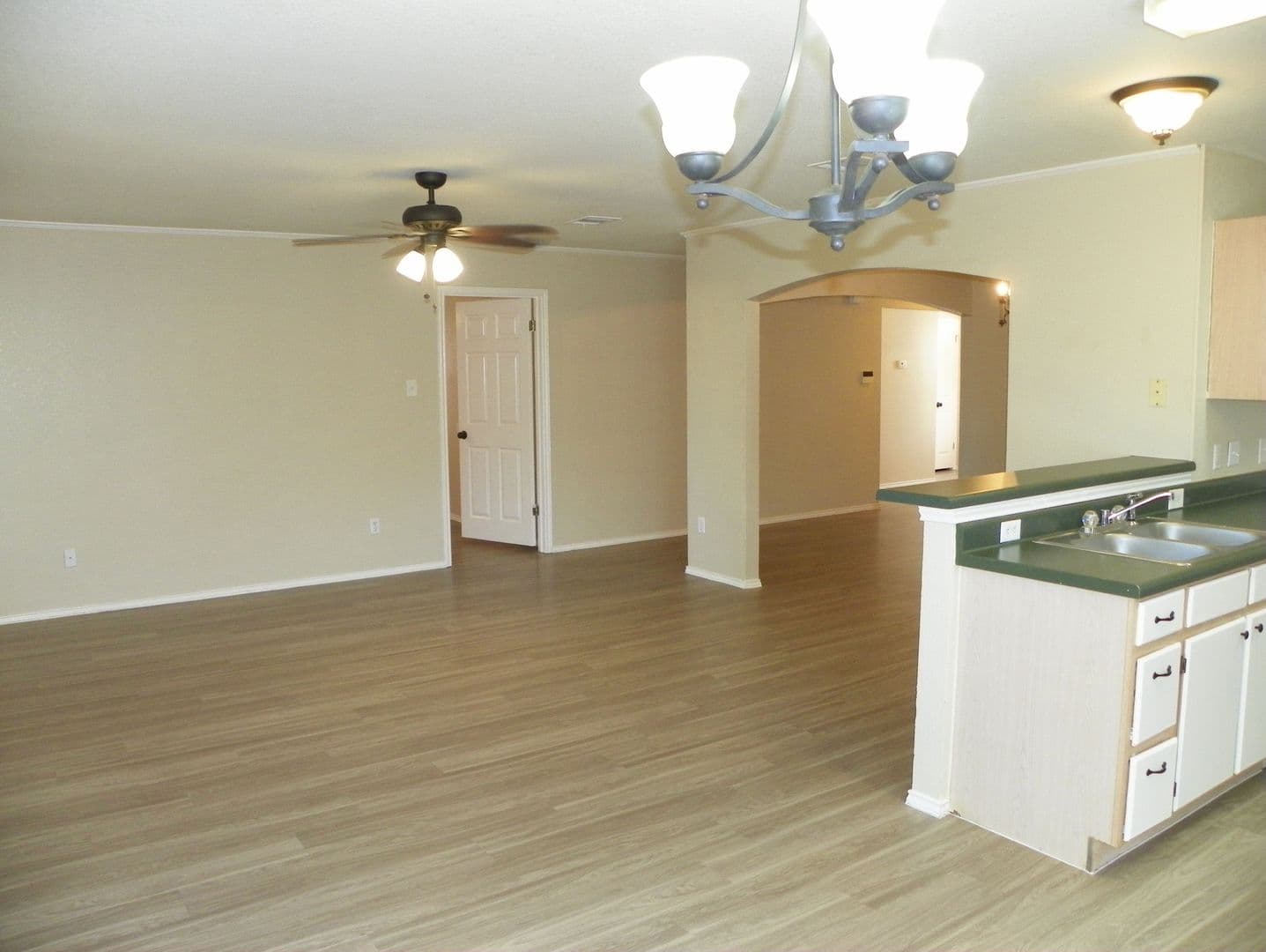 Cedar Park House: 2007 Coachlamp Drive