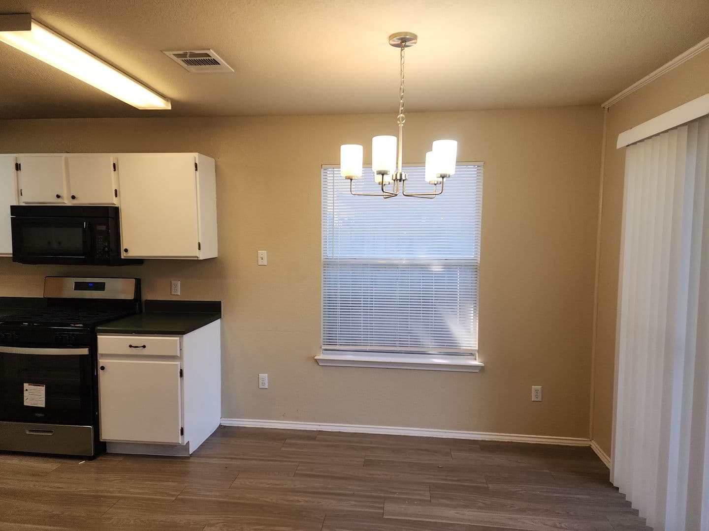 Cedar Park House: 2007 Coachlamp Drive