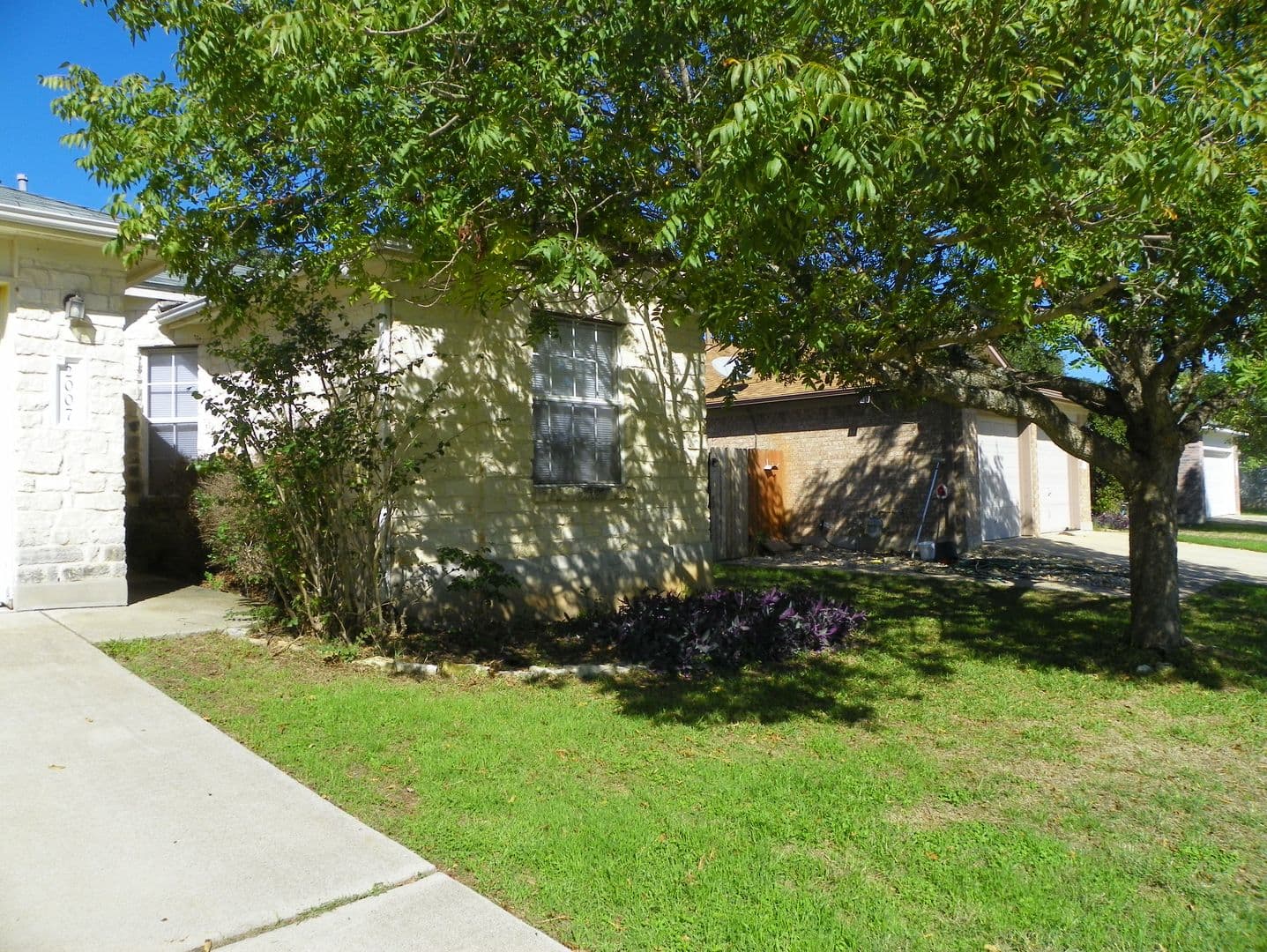 Cedar Park House: 2007 Coachlamp Drive