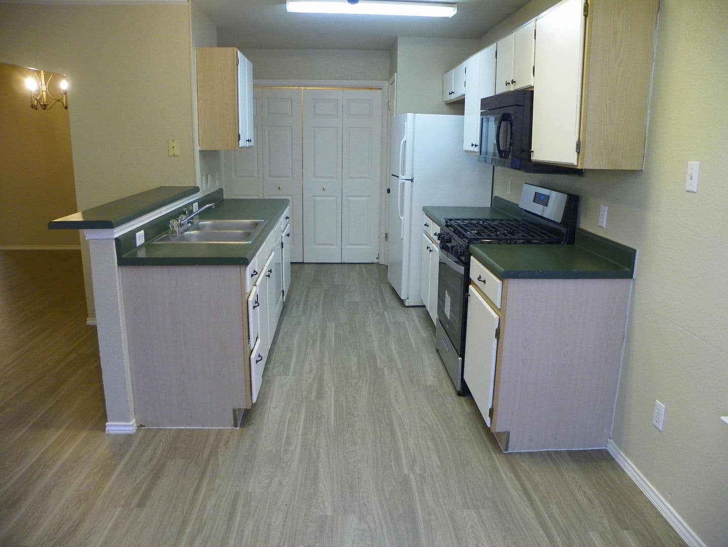 Cedar Park House: 2007 Coachlamp Drive