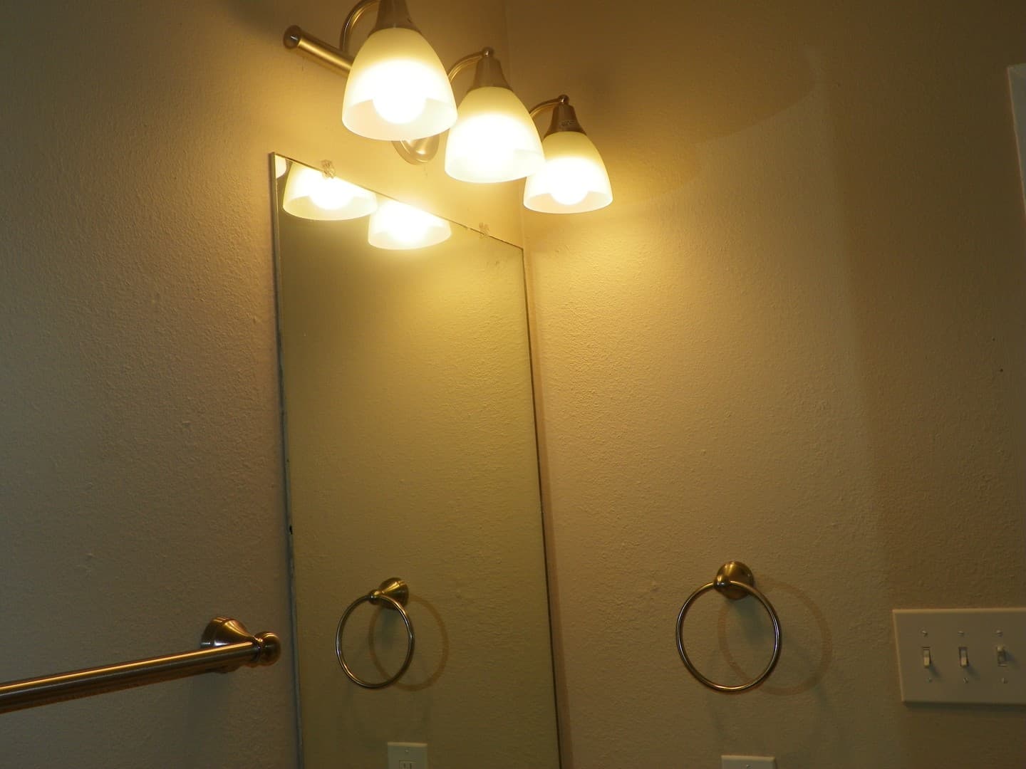 Round Rock Apartment: 410.412 Cypress Lane