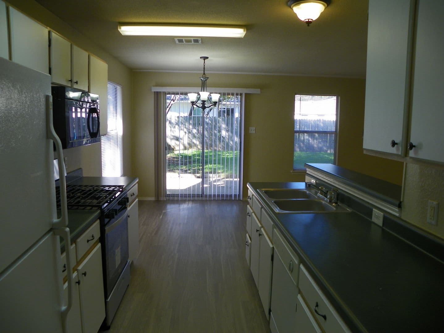 Cedar Park House: 2007 Coachlamp Drive