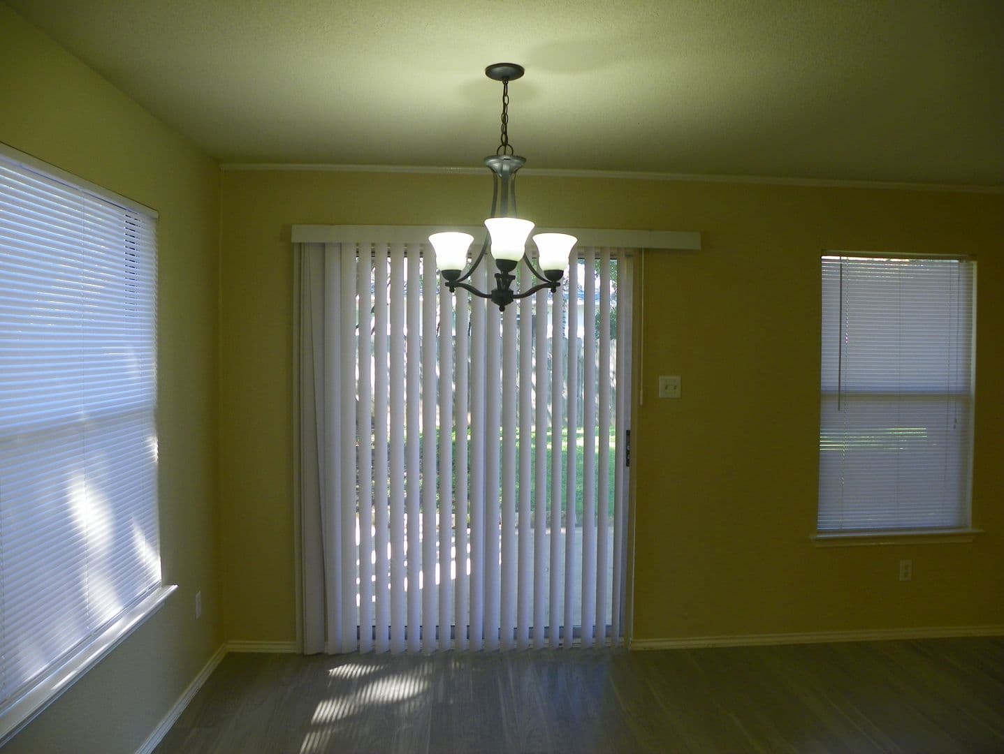 Cedar Park House: 2007 Coachlamp Drive