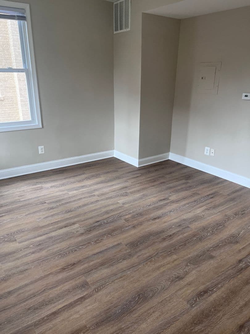 Takoma Park Apartment: 8505 Flower Ave