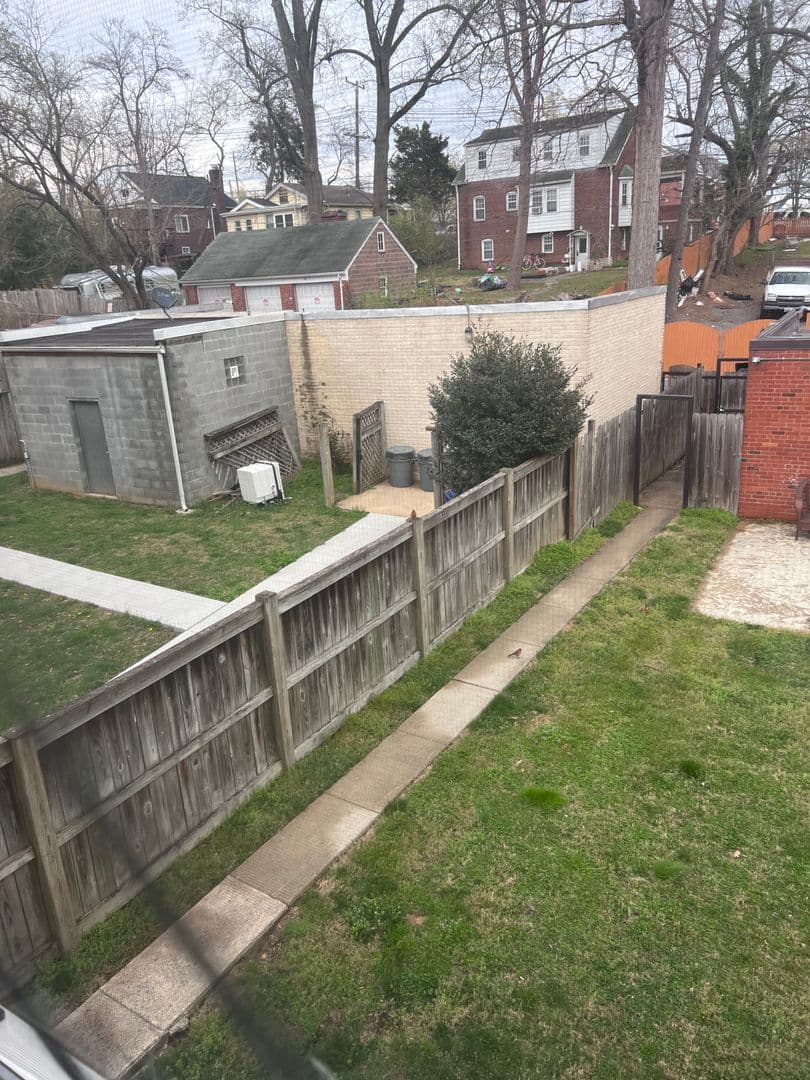 Takoma Park Apartment: 8505 Flower Ave