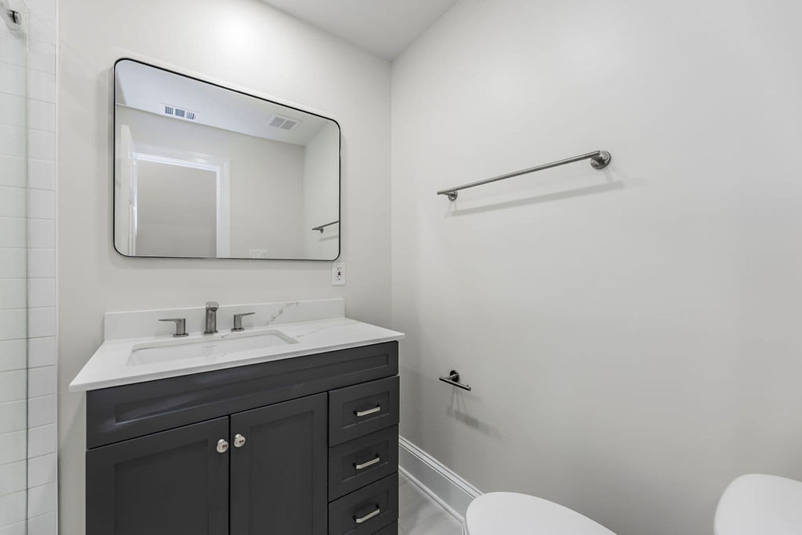 Washington Apartment: 719 G Street, SE