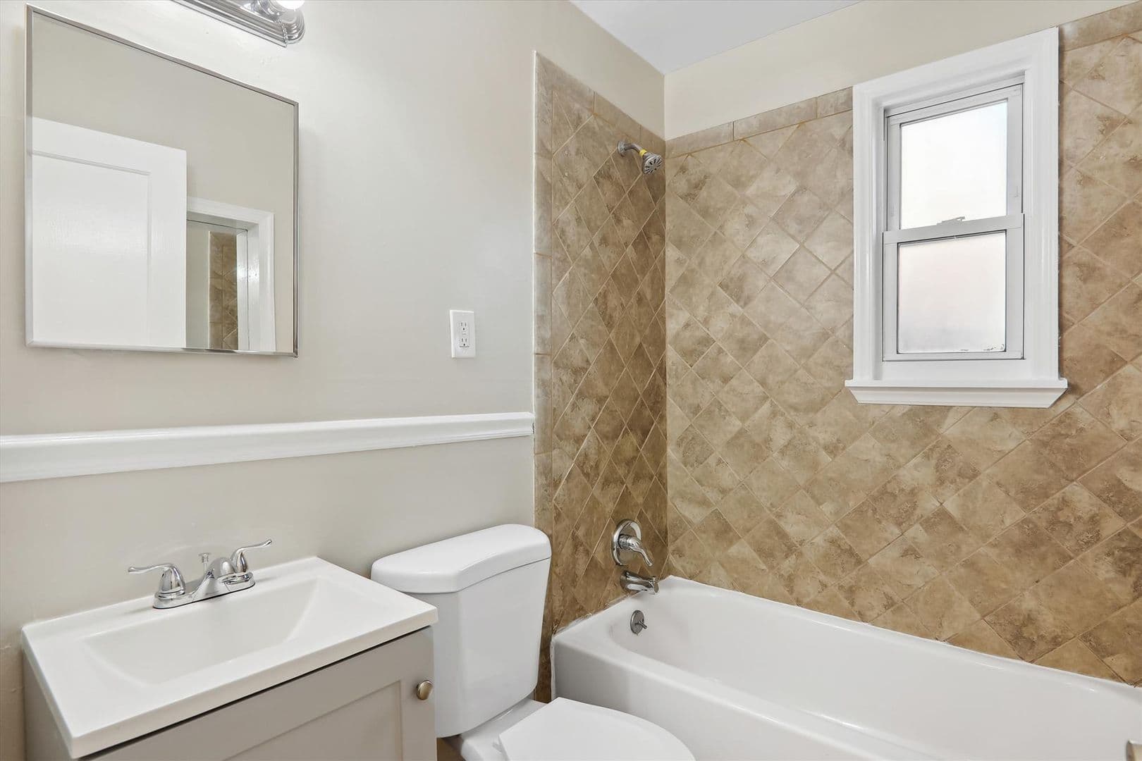 Takoma Park Apartment: 8505 Flower Ave