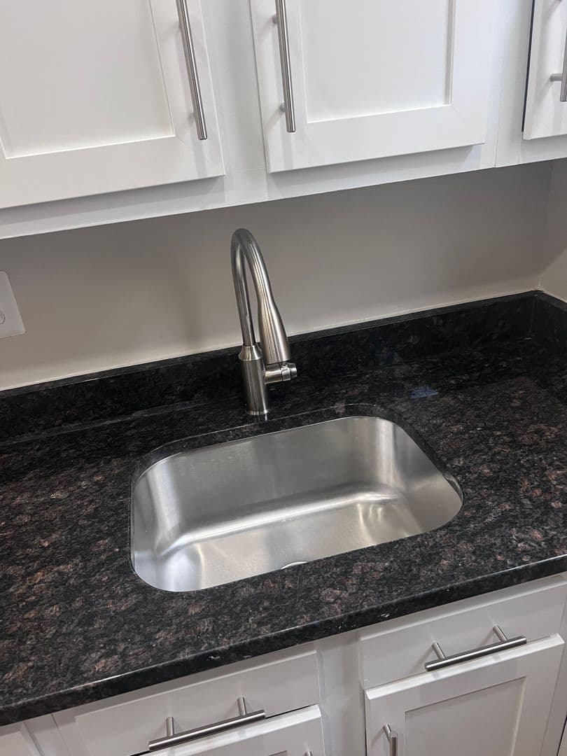 Takoma Park Apartment: 8505 Flower Ave