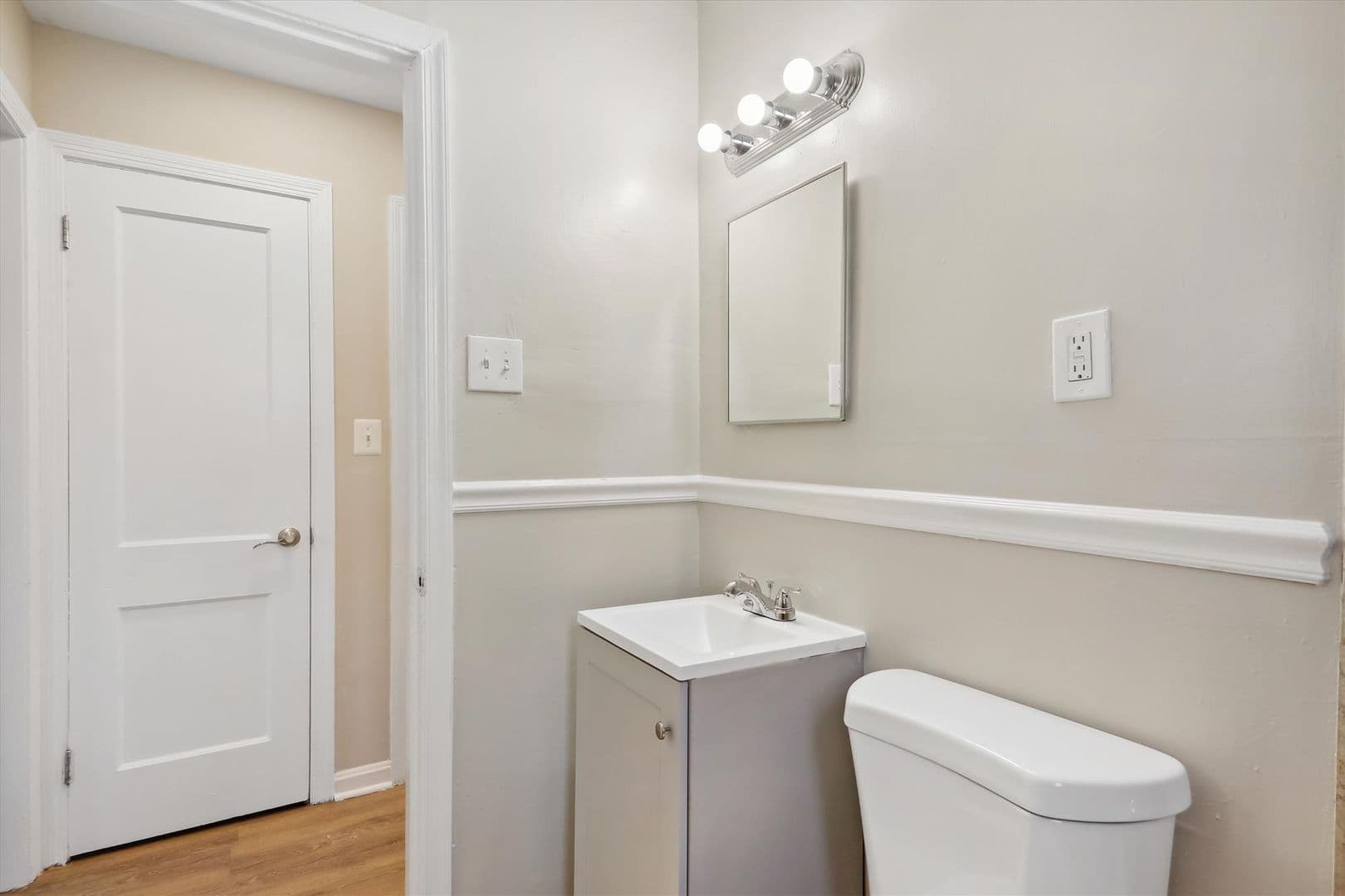 Takoma Park Apartment: 8505 Flower Ave