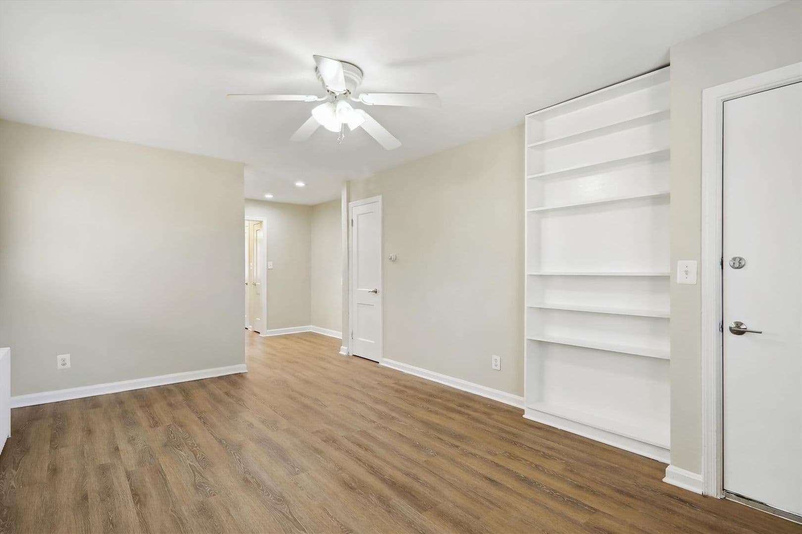 Takoma Park Apartment: 8505 Flower Ave