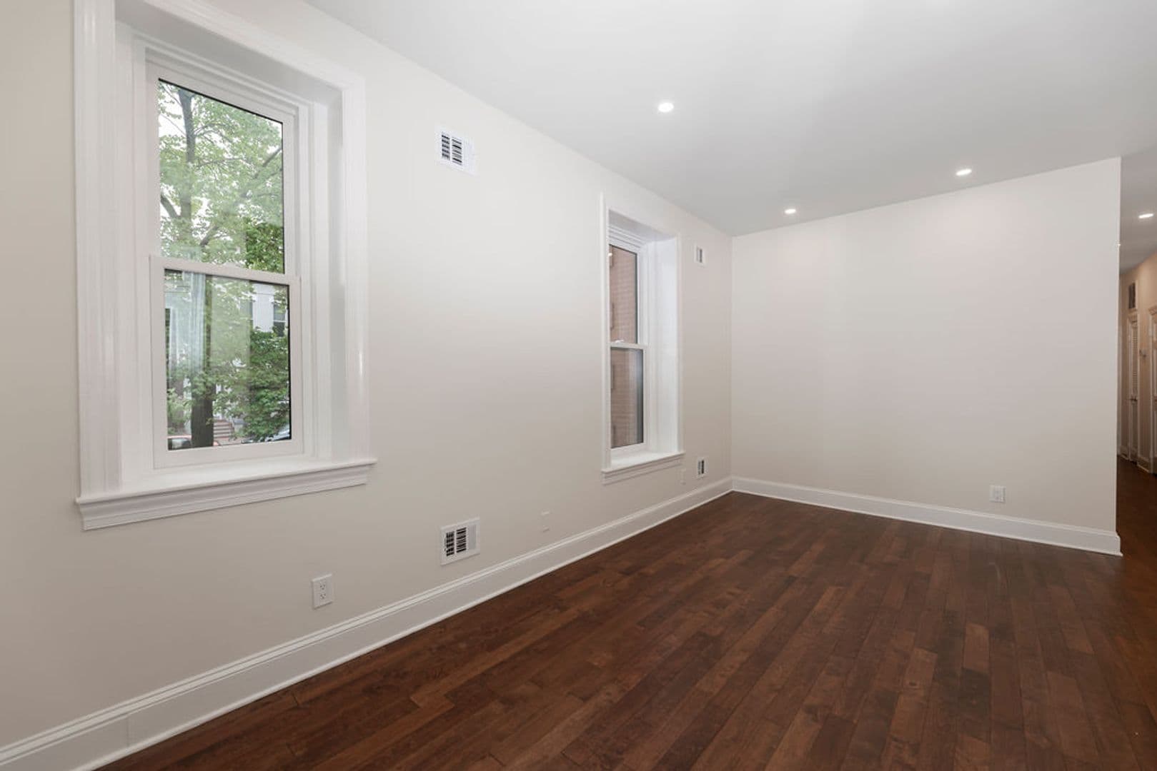 Washington Apartment: 719 G Street, SE