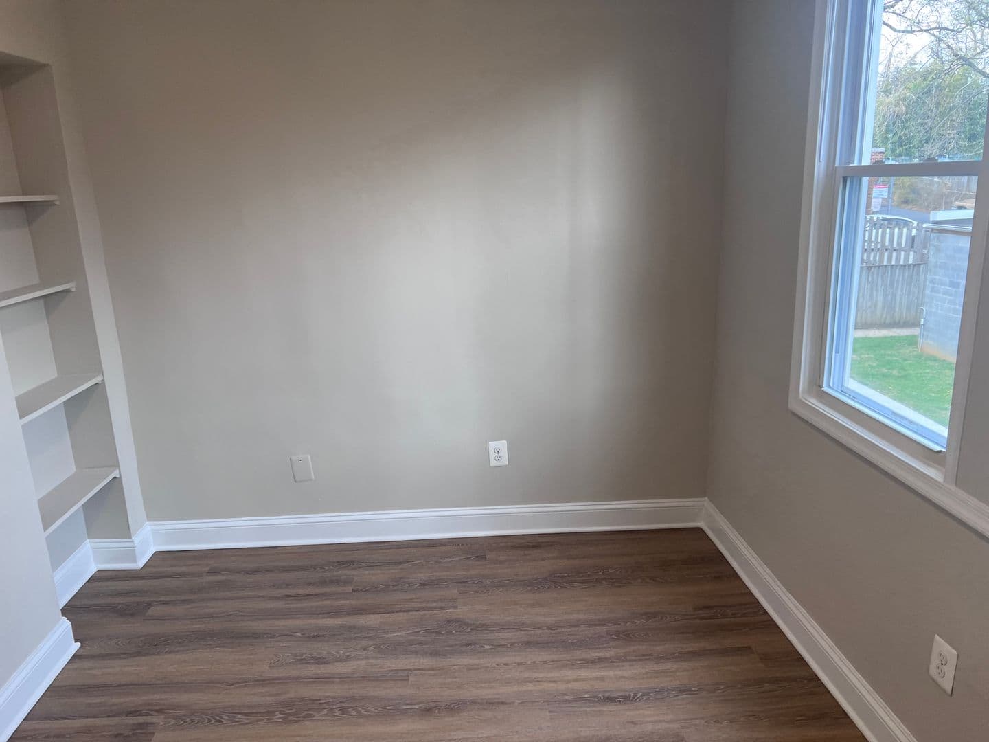 Takoma Park Apartment: 8505 Flower Ave