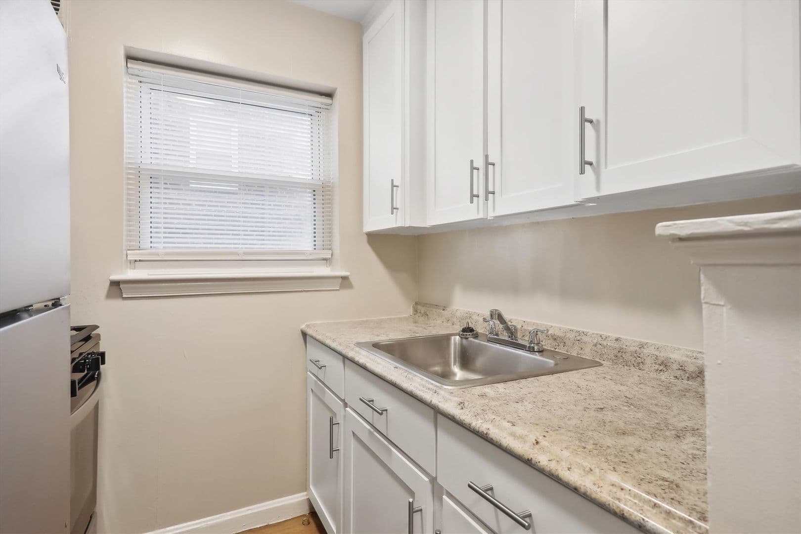 Takoma Park Apartment: 8505 Flower Ave