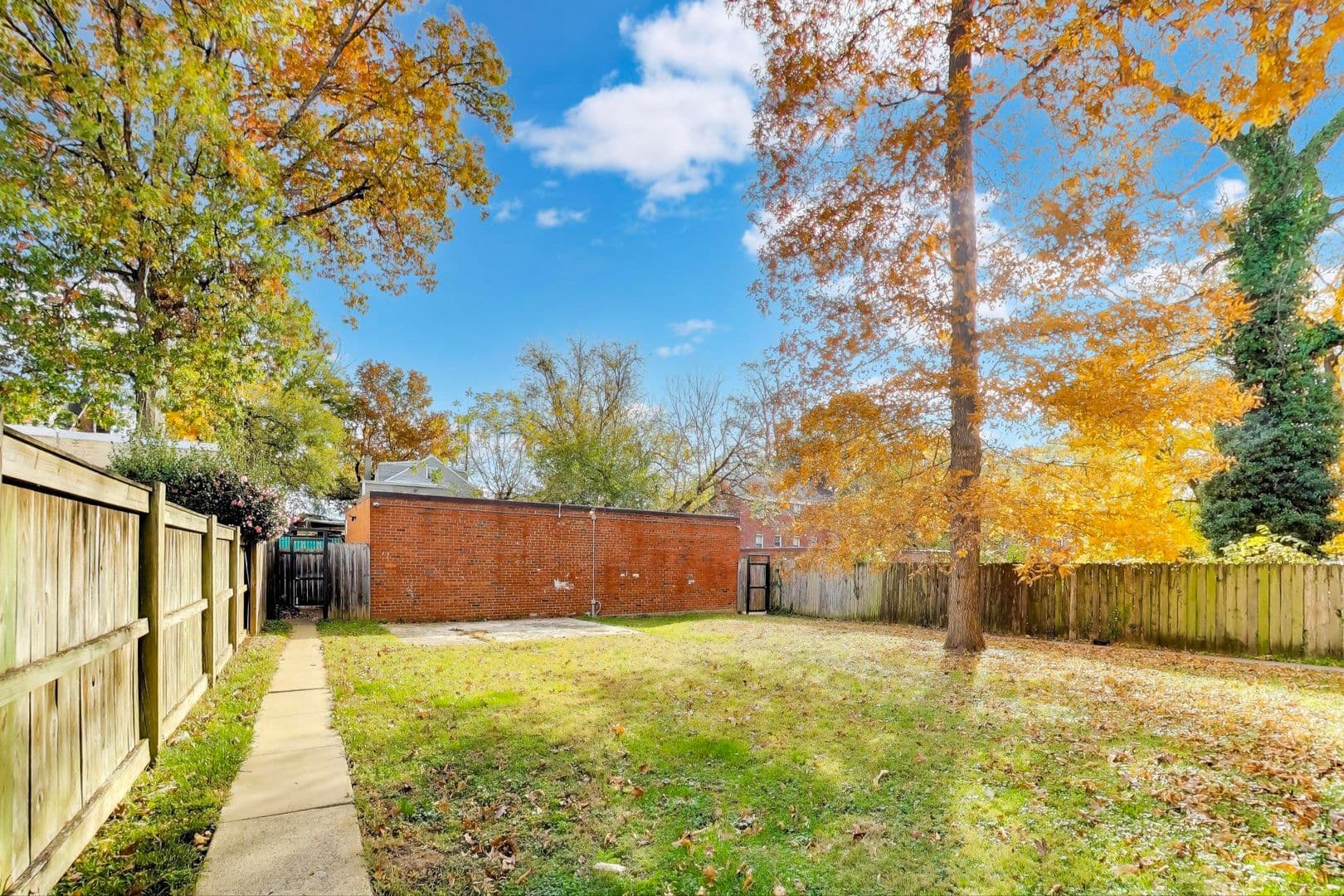 Takoma Park Apartment: 8505 Flower Ave
