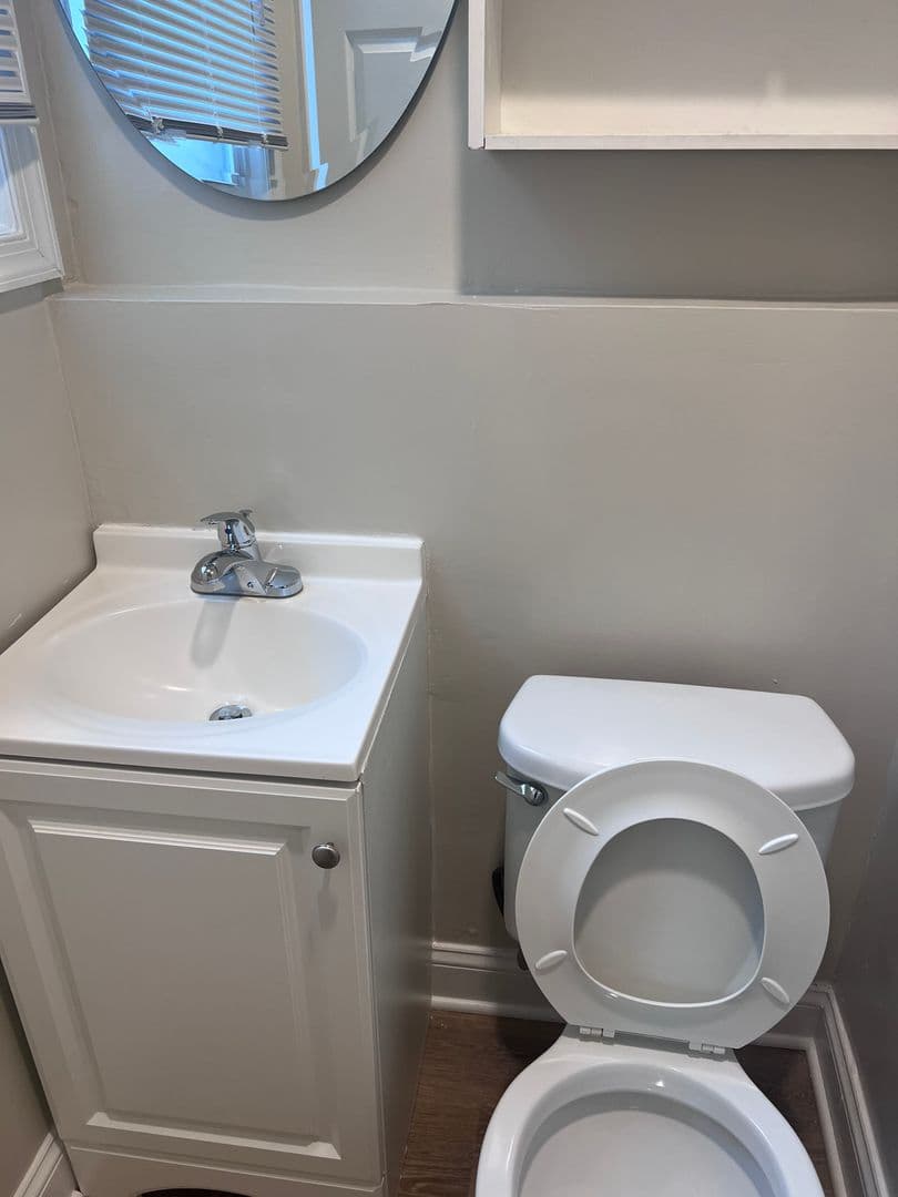 Takoma Park Apartment: 8505 Flower Ave