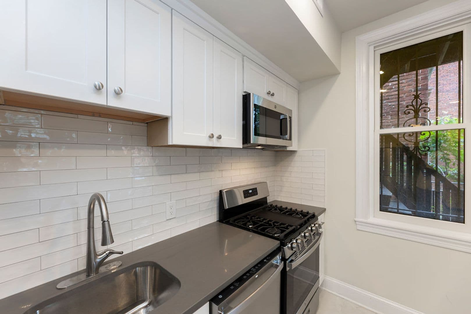 Washington Apartment: 719 G Street, SE
