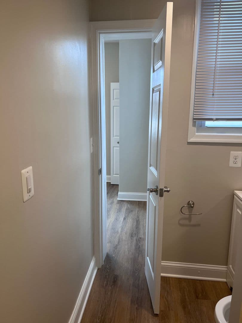 Takoma Park Apartment: 8505 Flower Ave
