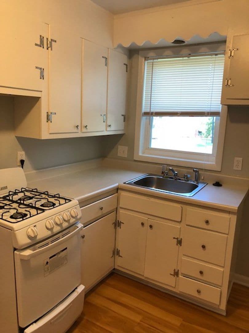 Baltimore Apartment: 707 Nottingham Road