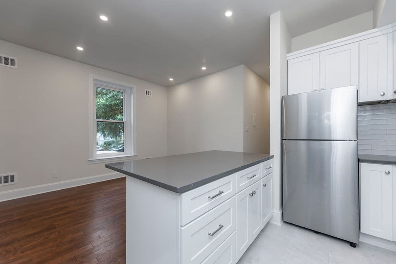 Washington Apartment: 719 G Street, SE