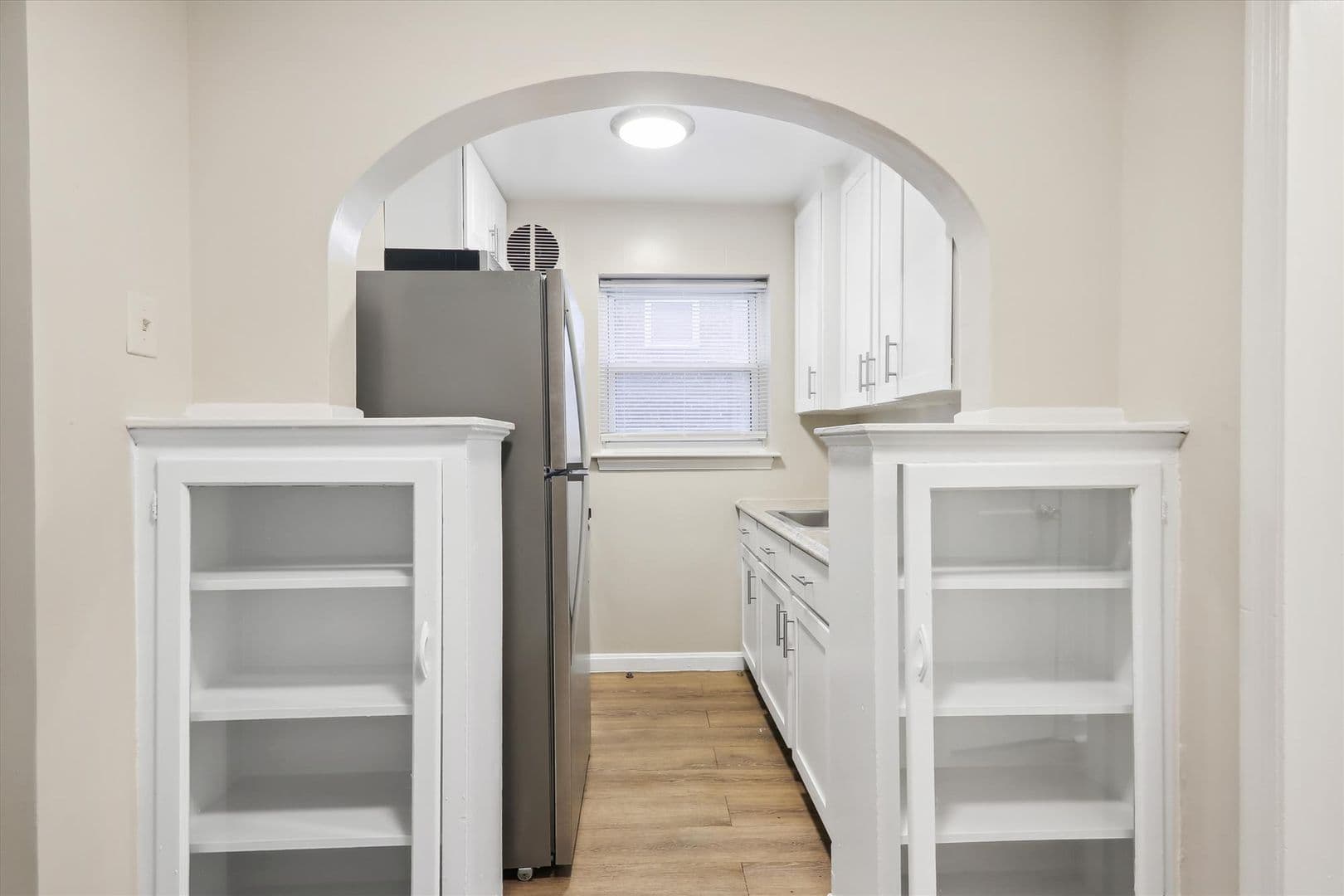 Takoma Park Apartment: 8505 Flower Ave