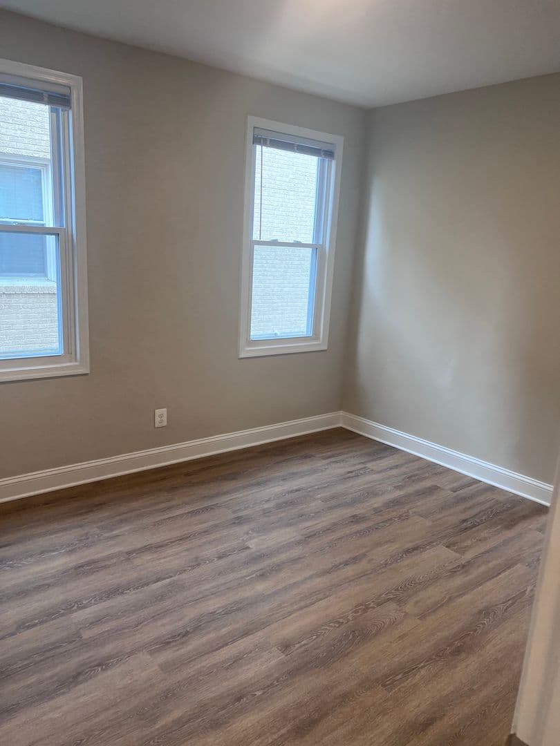 Takoma Park Apartment: 8505 Flower Ave