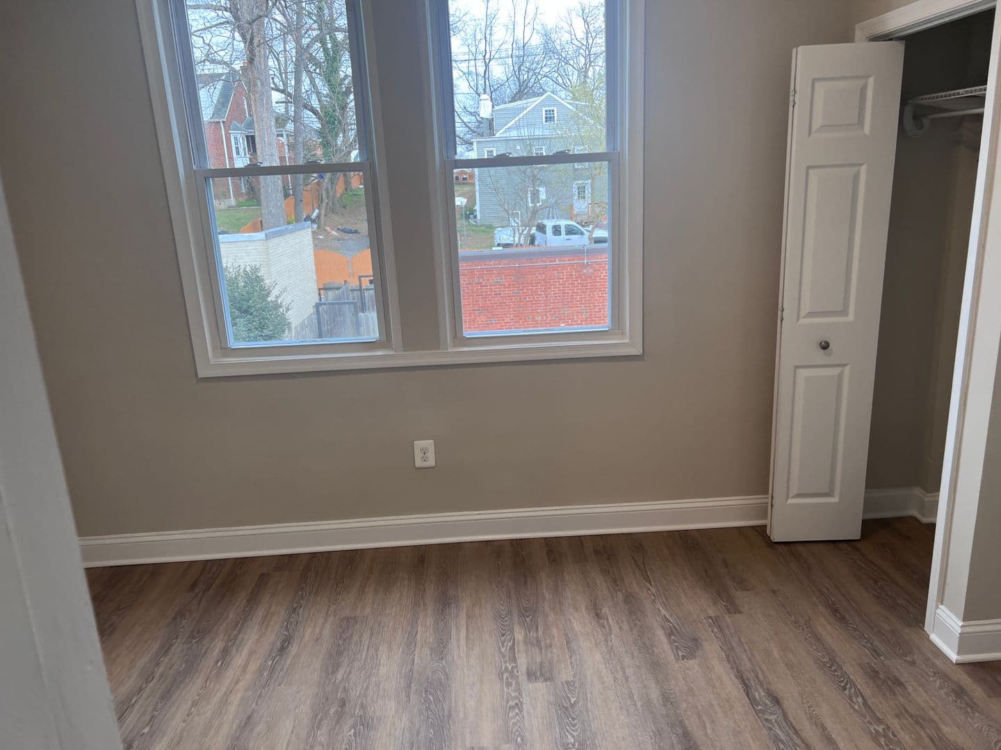 Takoma Park Apartment: 8505 Flower Ave