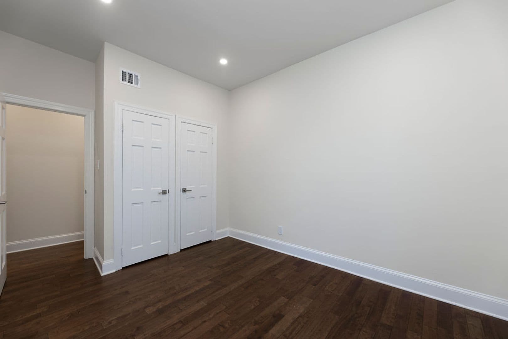 Washington Apartment: 719 G Street, SE