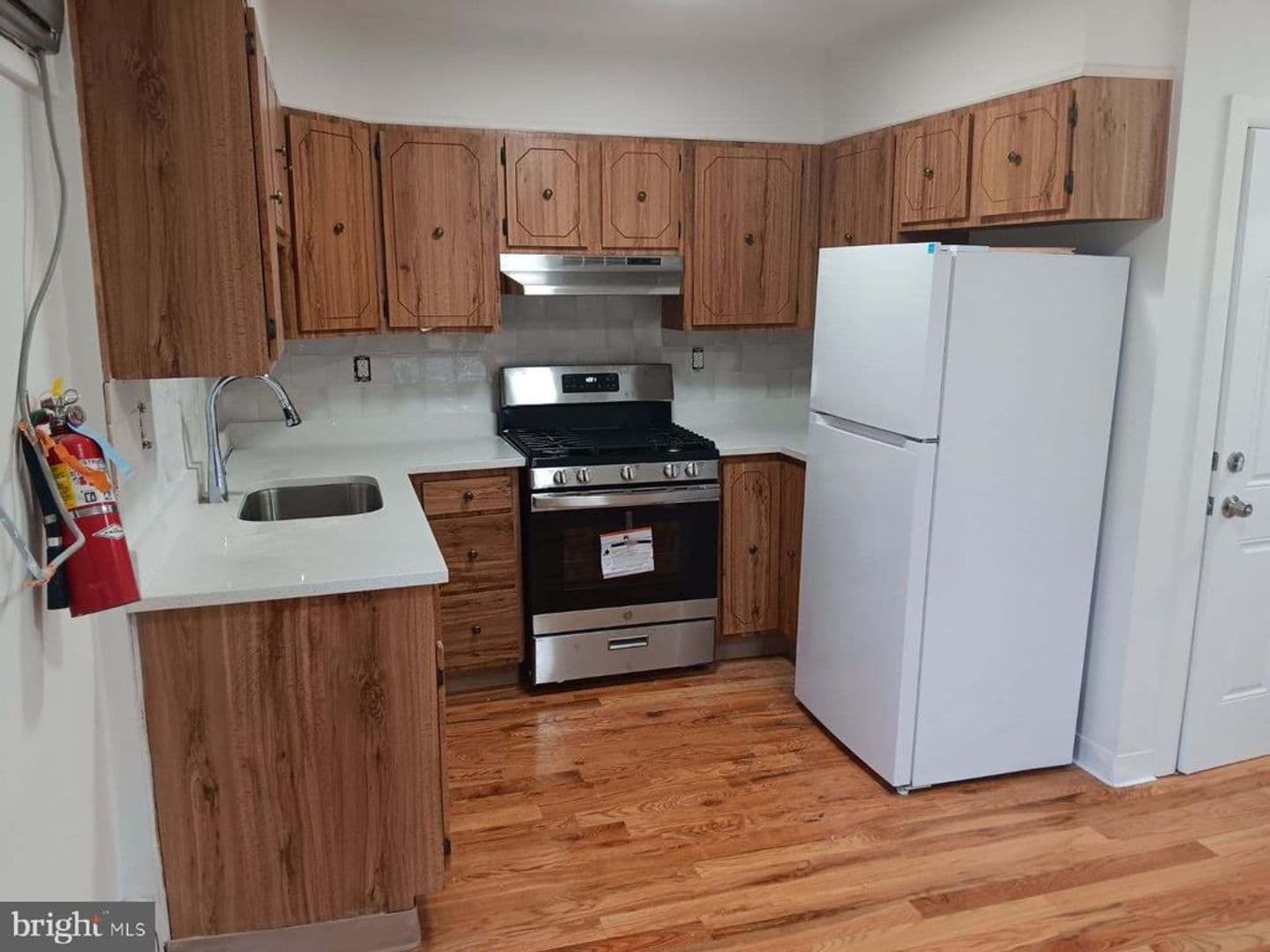Collingswood Apartment: 541 Haddon Avenue