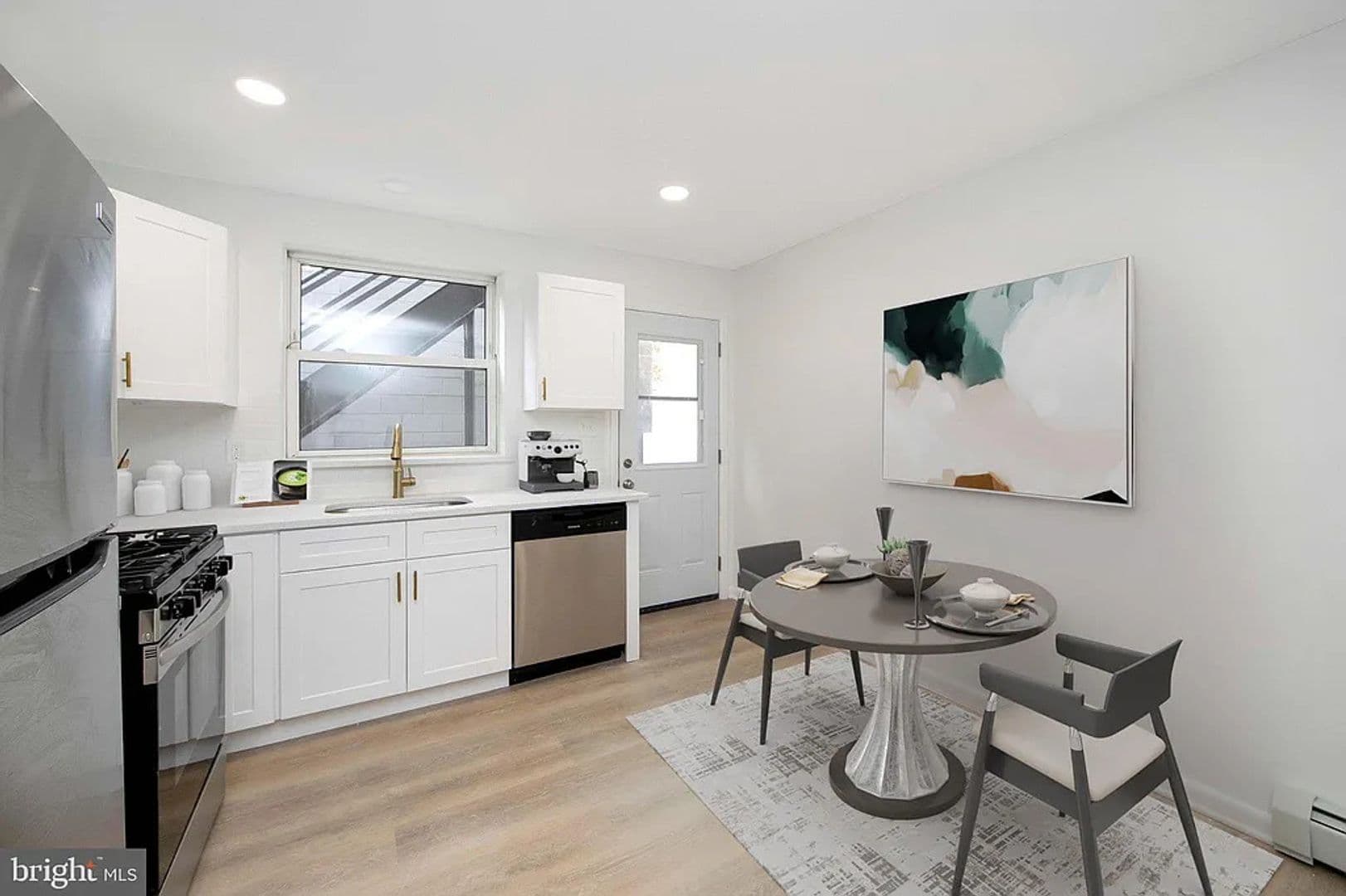 Haddon Heights Apartment: 11-17 S Black Horse Pike