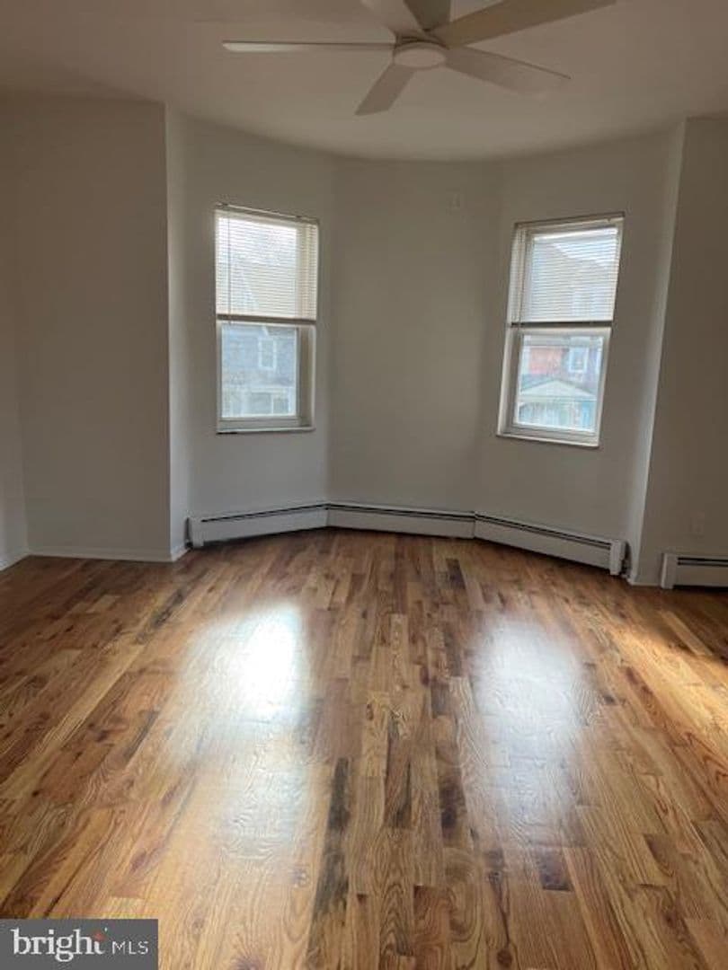 Collingswood Apartment: 541 Haddon Avenue