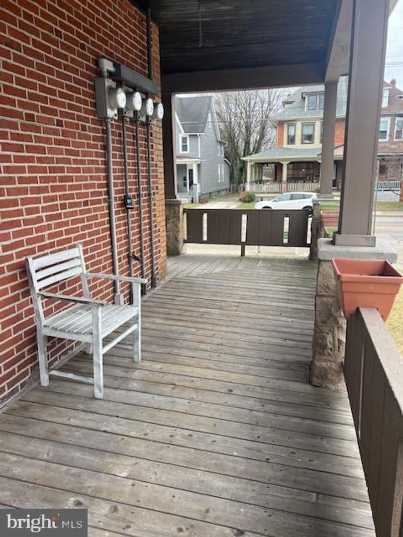 Collingswood Apartment: 541 Haddon Avenue