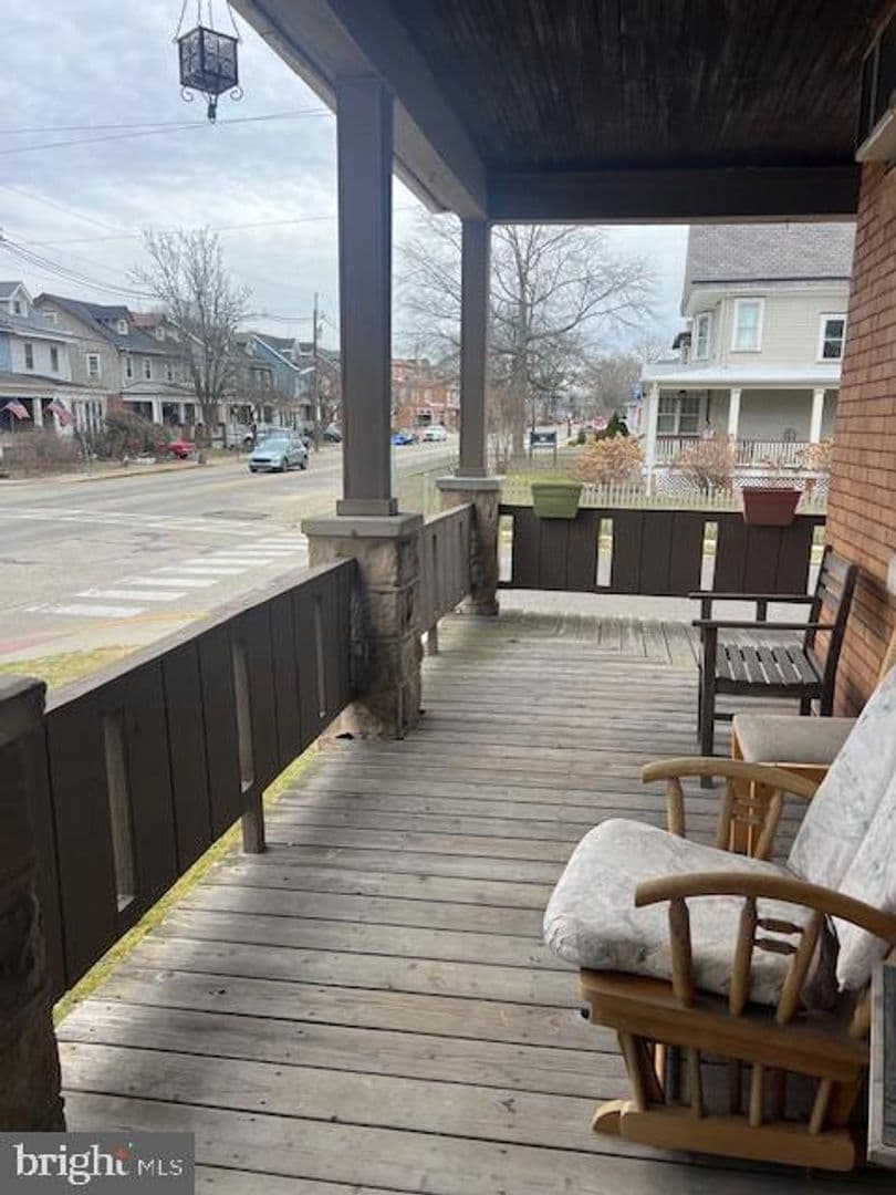 Collingswood Apartment: 541 Haddon Avenue