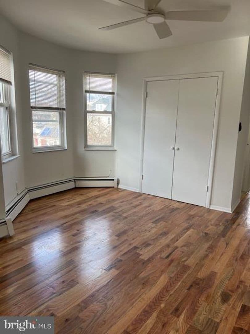 Collingswood Apartment: 541 Haddon Avenue