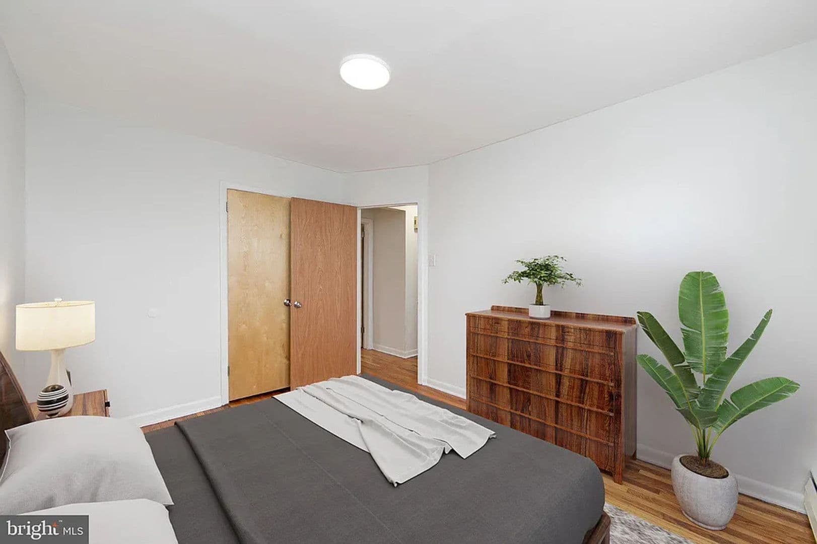 Haddon Heights Apartment: 11-17 S Black Horse Pike