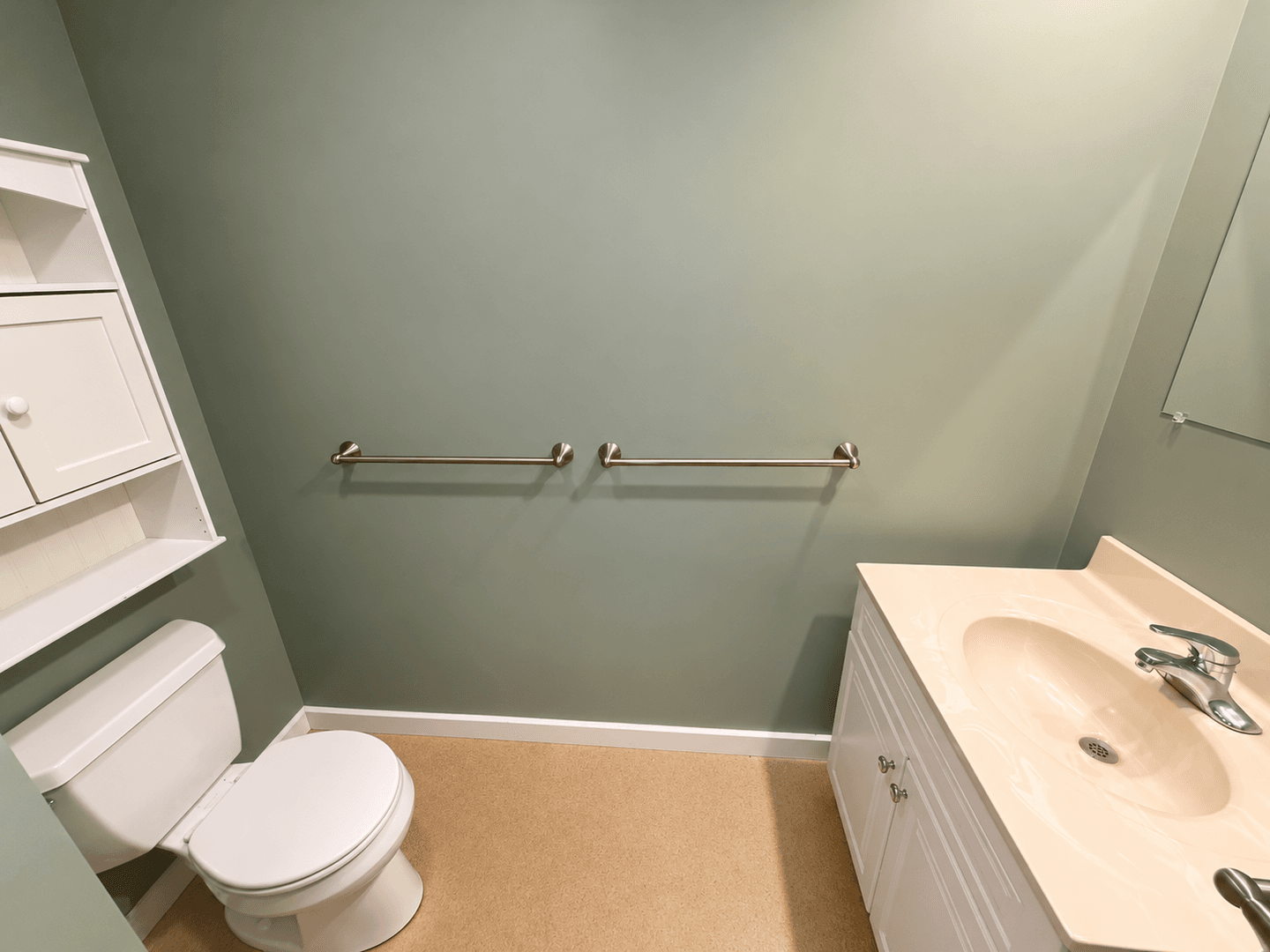 Woodstock Apartment: 57 Phelps Rd