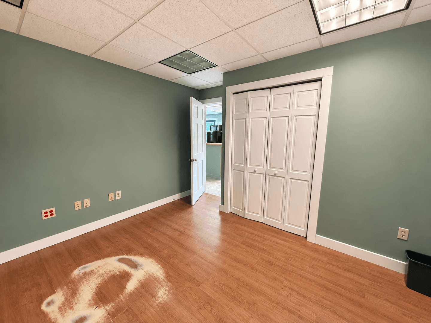 Woodstock Apartment: 57 Phelps Rd